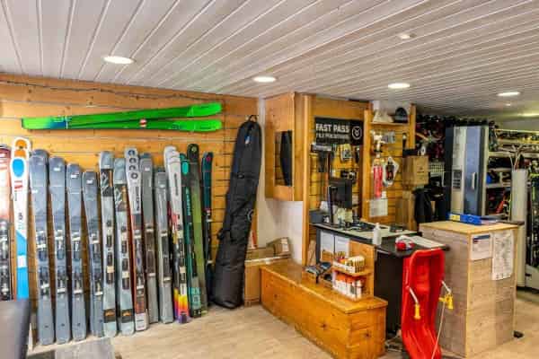 Precision Ski Meribel Centre Marine